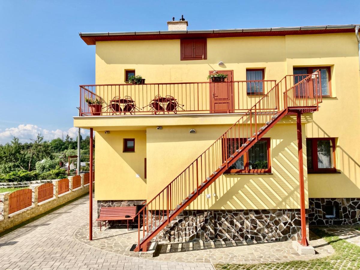 Отель Privat U Eriky Стара-Лесна Экстерьер фото