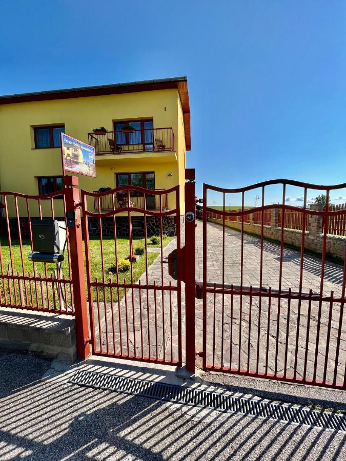 Отель Privat U Eriky Стара-Лесна Экстерьер фото